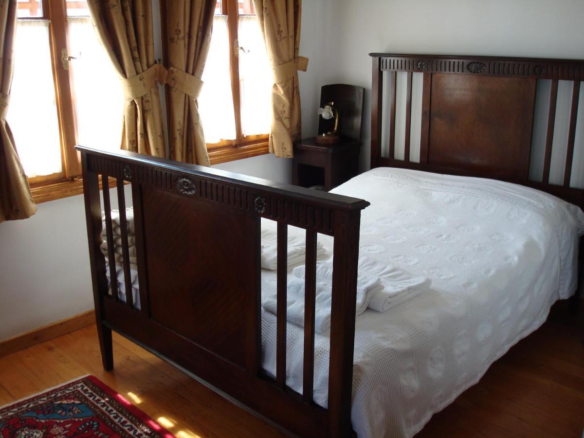 Oikia Alexandrou Traditional Inn 아나이아 외부 사진