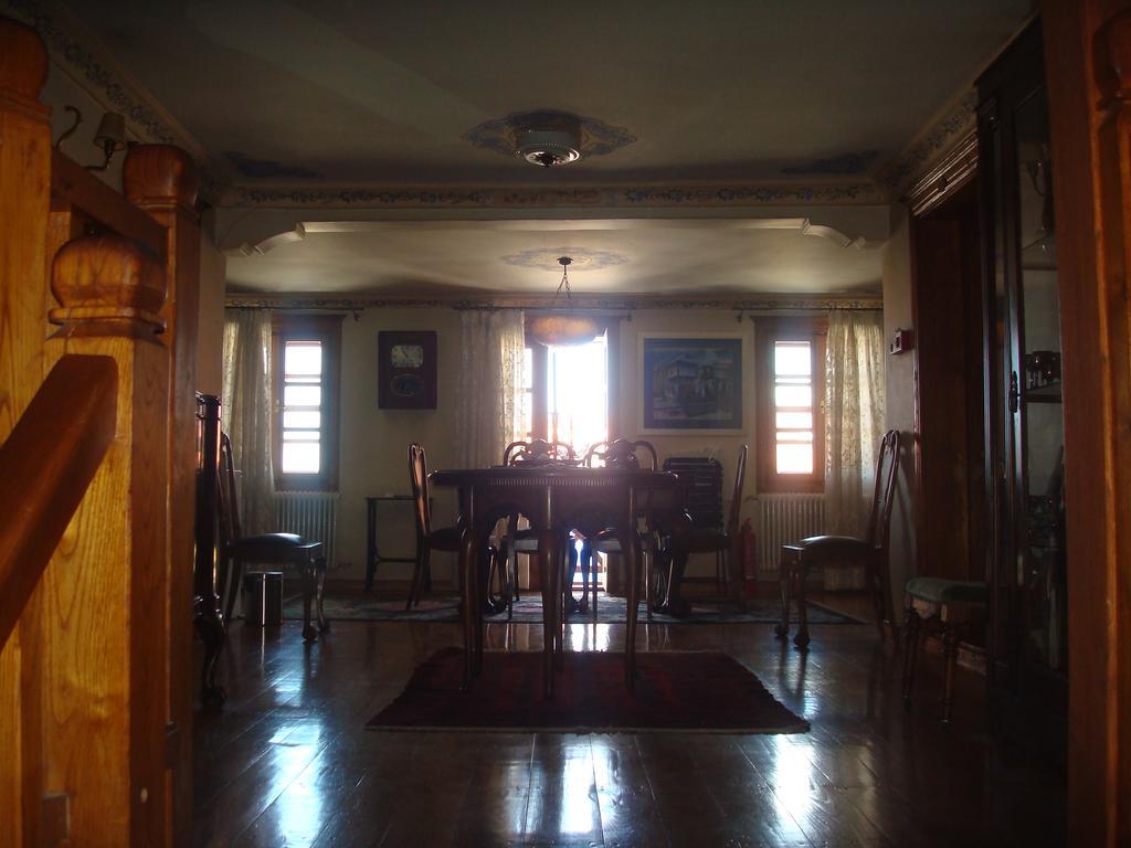 Oikia Alexandrou Traditional Inn 아나이아 외부 사진