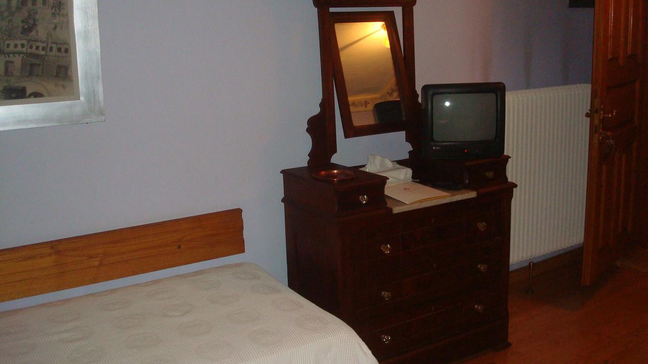 Oikia Alexandrou Traditional Inn 아나이아 외부 사진