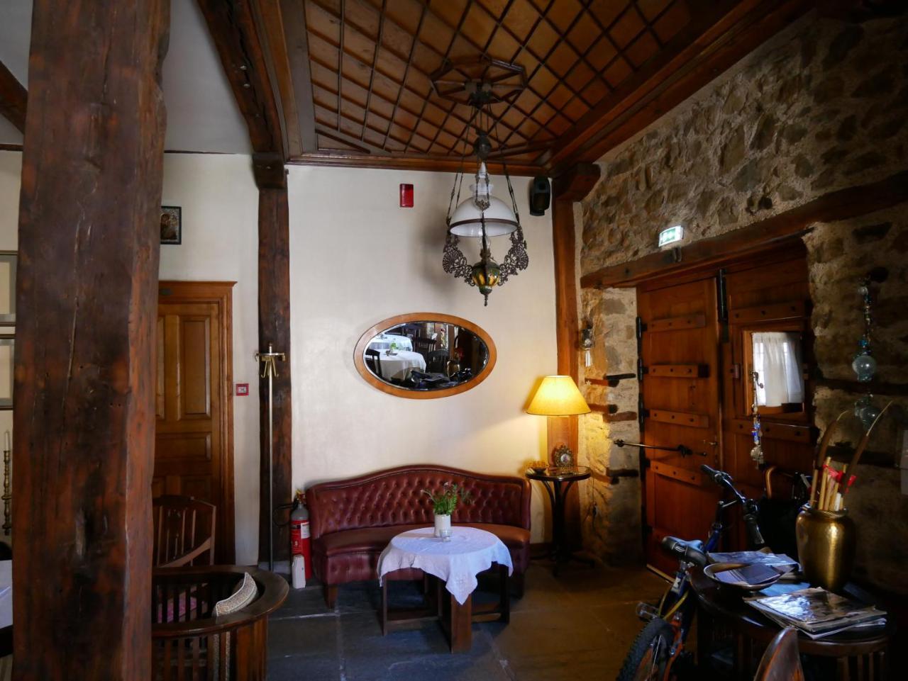 Oikia Alexandrou Traditional Inn 아나이아 외부 사진