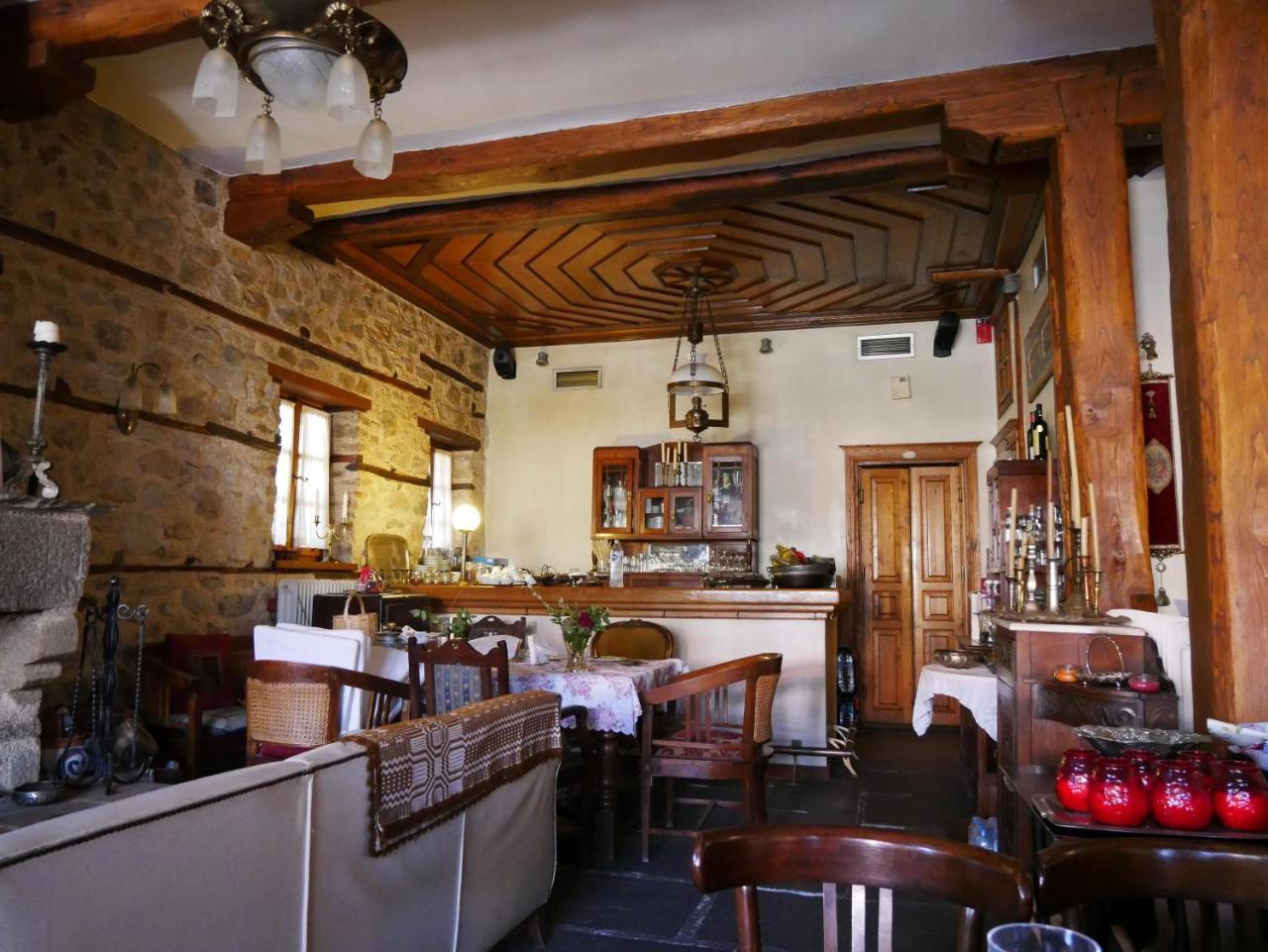 Oikia Alexandrou Traditional Inn 아나이아 외부 사진