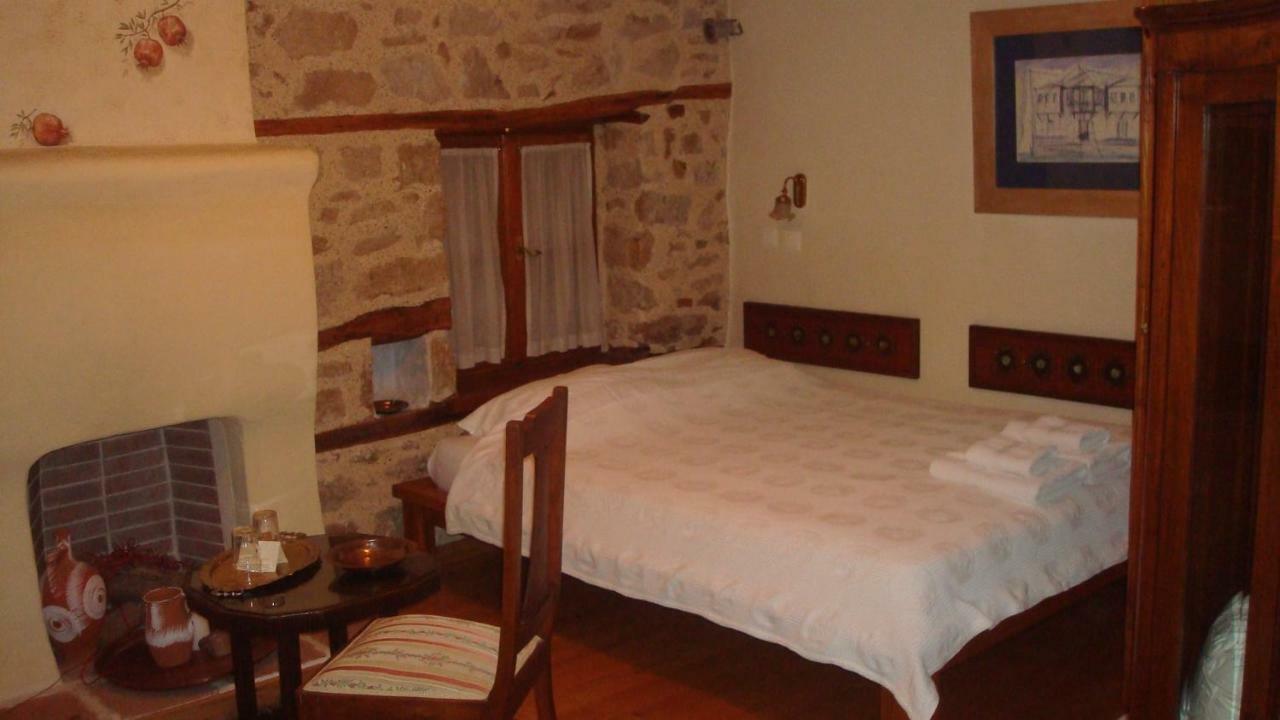 Oikia Alexandrou Traditional Inn 아나이아 외부 사진